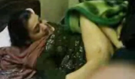 أوليفيا الجميلة لها جنساجنبي هزة الجماع