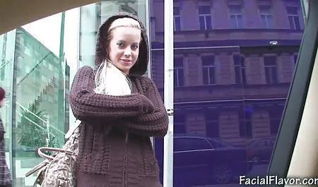 ومن جنس اجنبي متحرك المعروف امرأة سمراء قرنية في 18. على حاد