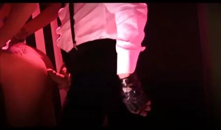 شقيقة بيجا مايا تساعد جنس سكس اجنبي أخيها