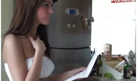 حصة سكس اجنبي الجنس الثالث السرير