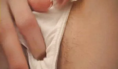 مراهق بالكاد القانونية تمتص والملاعين معي جنس سكس اجنبي