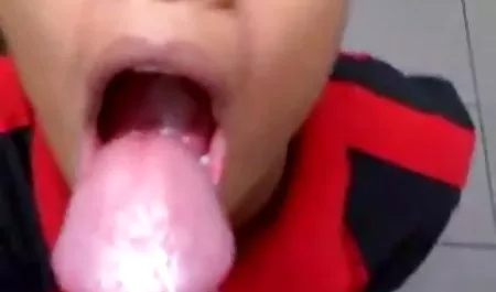 الثدي سكس اجنبي الجنس الثالث ضخمة تريد ديك كبيرة على بوسها